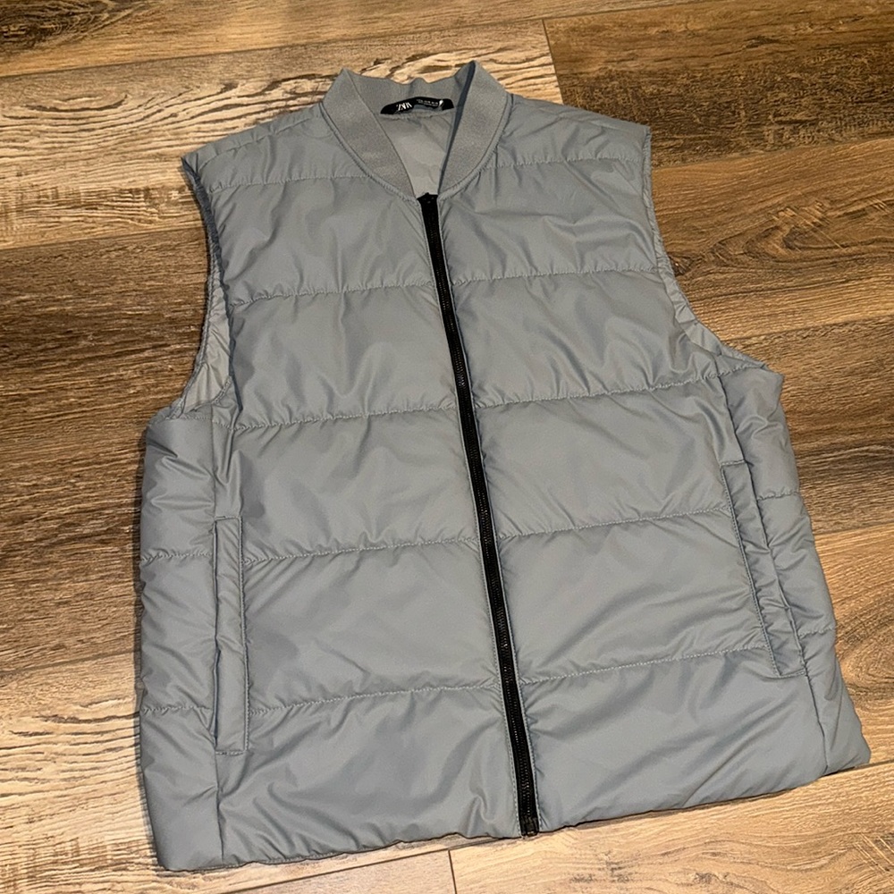 ZARA Men’s XL Grey Puffer Vest